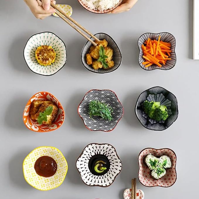 Salad plate Ceramic Sauce Dishes Set of 4 Japanese Style Sushi Dipping Bowls Appetizer Serving Dishes for Vinegar Soy Sauce Kitchen Snack Seasoning Dishes plat