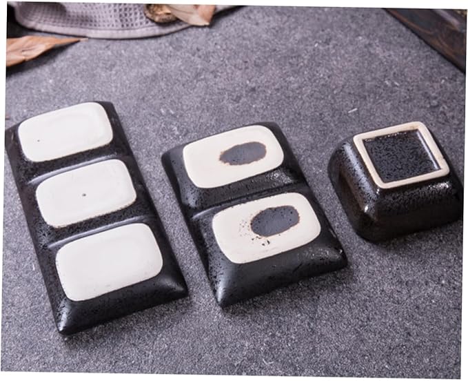 PRETYZOOM 2pcs Ceramic Sauce Dishes Square Shape Flavor Dish Versatile Appetizer Plates for Condiments Fruits and Snacks for Home Restaurant and Entertaining