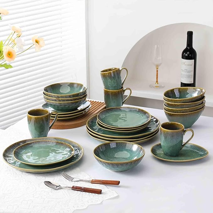 Henten Home Ceramic 20 oz Salad Bowls Set, Slanted Snack Bowl Set of 4, Porcelain Serving Bowls for Soup, Dessert, Microwave & Dishwasher Safe, Reactive Glaze (Green)