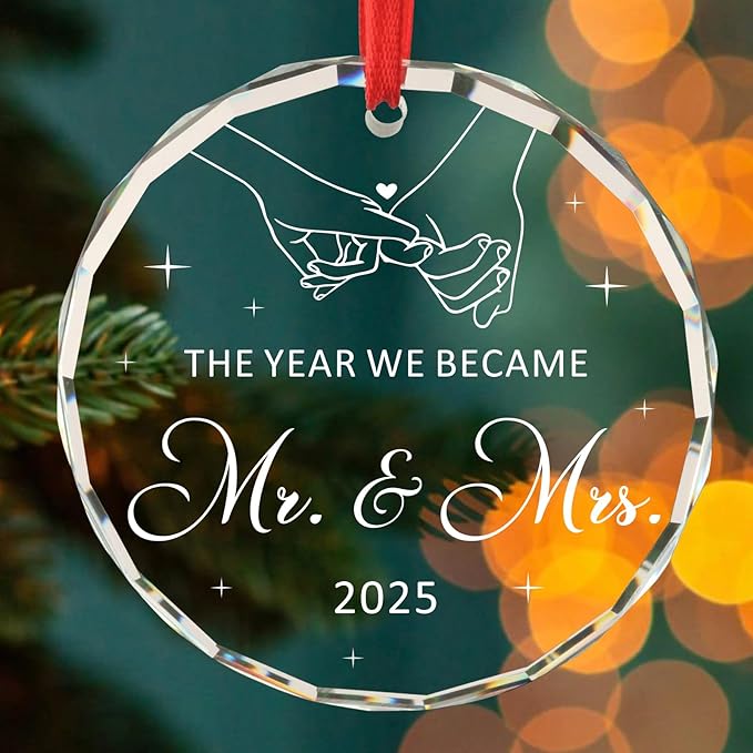 Wedding Gifts for Newlyweds The Year We Became Mr & Mrs 2025 Bridal Shower Gift for Bride Mr and Mrs Gifts for Couple Christmas Tree Decoration Glass Round Ornament