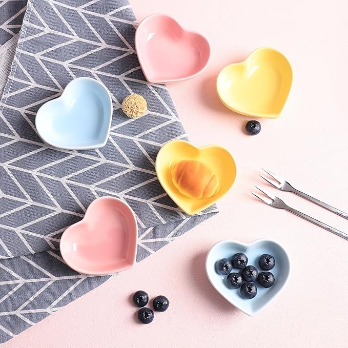 Gaolinci Heart-Shaped Multipurpose Ceramic Sauce Dish Seasoning Dishes Sushi Dipping Bowl Appetizer Plates Serving Dish Saucers Bowl(Set of 6), Multiple Colour