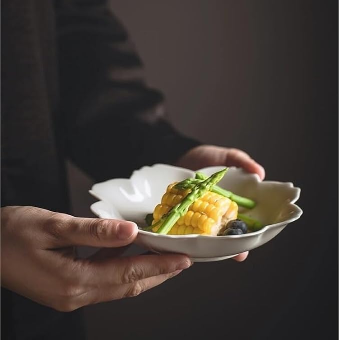 SONGCHAO Party Supplies Ceramic Dinner Plate Solid Color Petal Plate Household Ceramic Plate Creative Light Luxury Dish Plate Hotel Restaurant Tableware Party Plates (Color : 8.2 inches)