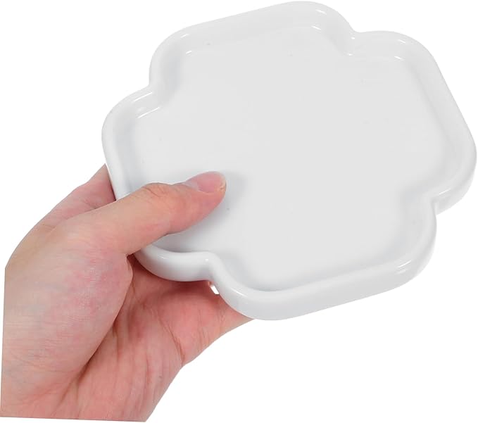 Compact Chinese Style Appetizer Plates for Snacks Desserts Fruits Elegant Porcelain Platter for Dining Decorative Use Space Saving Design