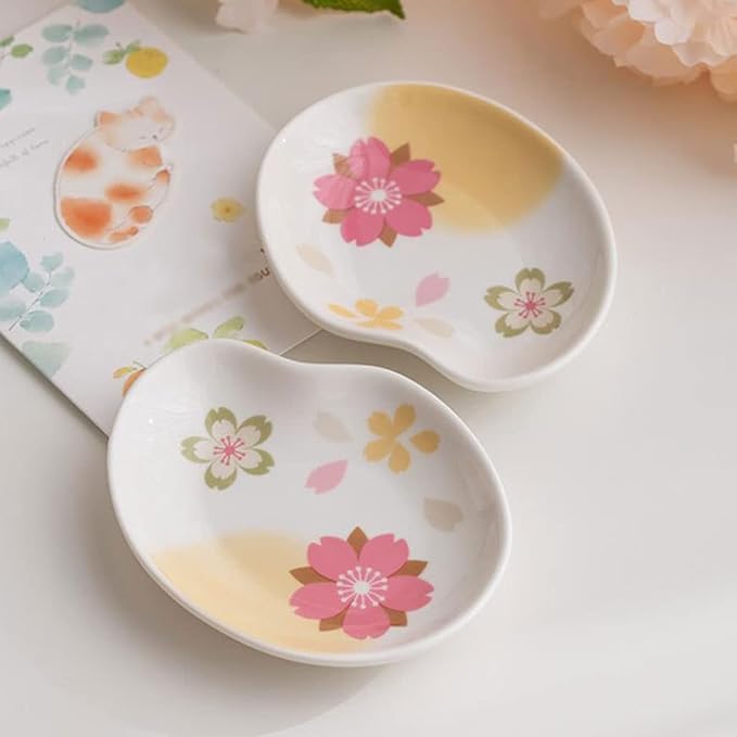 Appetizer Bowls Ceramic Plum Blossom Sauce Dish Sushi Dipping Dishes Appetizer Plates Snack Dessert Porcelain Serving Dish Seasoning Dishes Set of 2 Salad Bowls