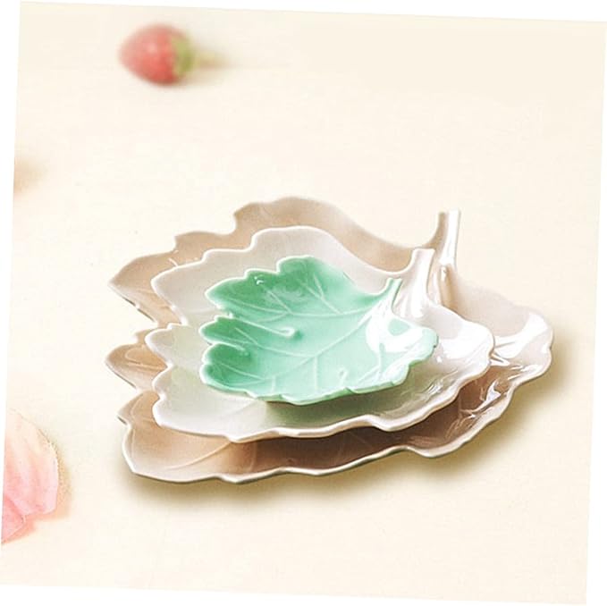 Garneck Ceramic Leaf Pattern Plate Elegant Seasoning Plate for Snacks Desserts Versatile Kitchen Utensil for Home Restaurant Parties Stylish Tableware