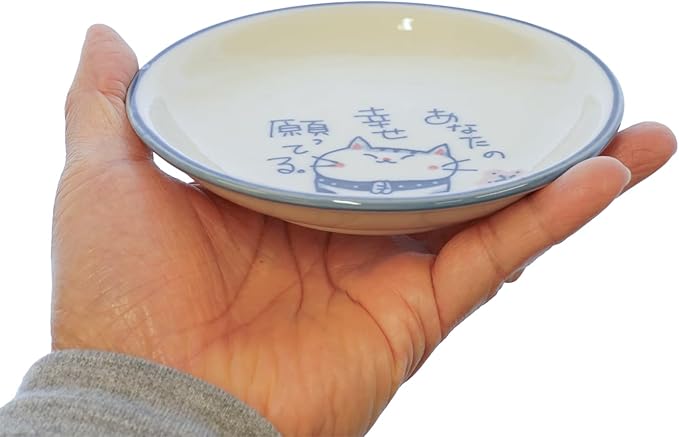 Seto Ware Small Plates with Lucky Cat Design, 3-Piece Japanese Ceramic Dish Set with Display Stand, 5.5 inch Soy Sauce & Snack Plates, Made in Japan Tableware (White/Wish)