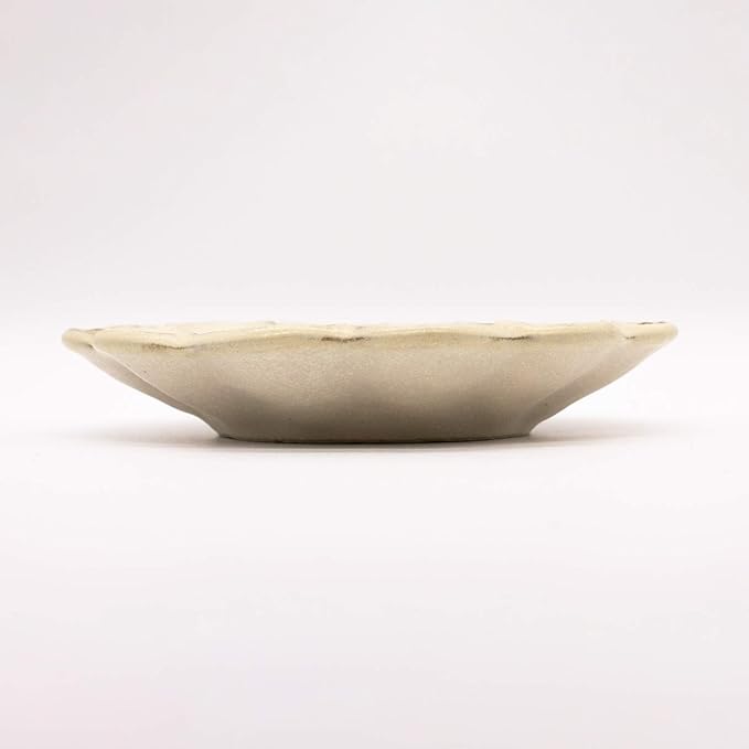 Mino Ware 555-0006 Kaneko Komohei Linka Plate, Medium Plate, White, Kneeling Flowers, Diameter Approx. 6.7 inches (17 cm), Microwave and Dishwasher Safe, Made in Japan