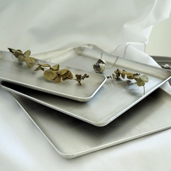 1pc Aluminum Food Serving Tray Vintage Style Storage Plate for Home Kitchen Cafe Restaurant Use Stylish Design for Buffets Events Silver