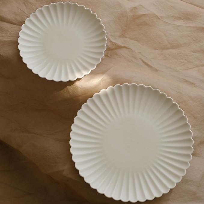 WENSHUO Daisy Plates Set of 6, 9-inch Round, Matte Crème (Appetizer Plate)
