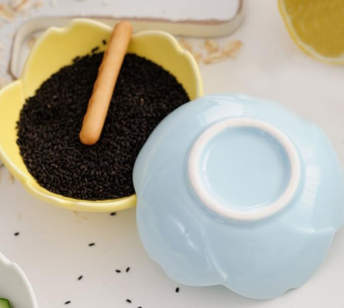 4pcs Ceramic Flower Shape Sauce Dish Seasoning Dishes Sushi Dipping Bowl Appetizer Plates Serving Dish Saucers Bowl