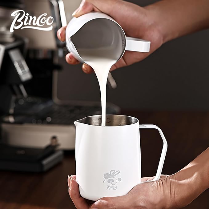 Bincoo Milk Frothing Pitcher 600ml/20oz,Stainless Steel Latte Art Cup Stainless Steel Frothing Milk Jug with Internal Measurements, for Cappuccino, Espresso and More(White B Style)