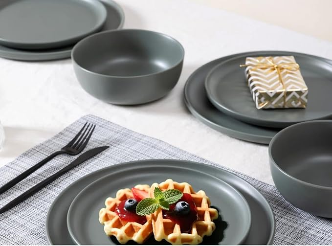 Stoneware Dinnerware Set, 16 Piece Plates and Bowls Set for 4, Microwave and Dishwasher Safe Tableware (green)
