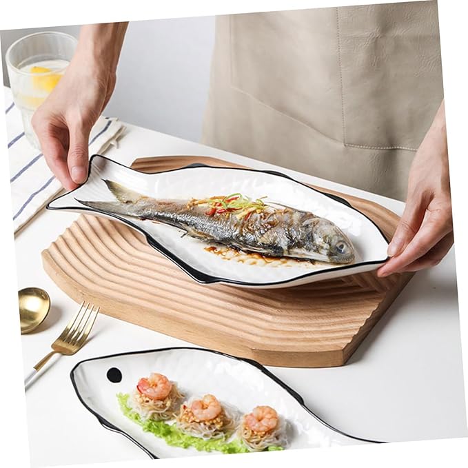 Ceramic Fish-shaped Steaming Dish Medium Smooth Surface for Serving Fish and Desserts Restaurants