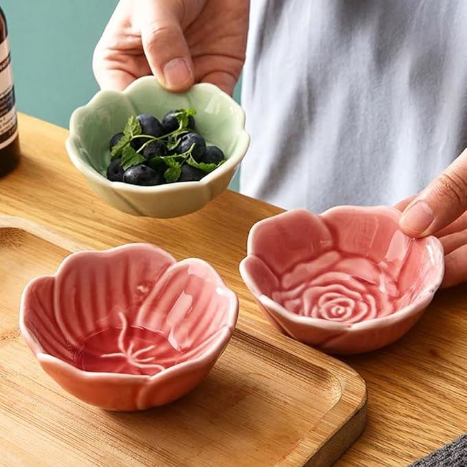 FAREWELL Dipping Bowls Flower Shaped Ceramic Dipping Bowl Soy Sauce Plate Mini Condiment Porcelain Sauce Bowl Dipping Candy Serving Plate Appetizer Bowls (Color : A)