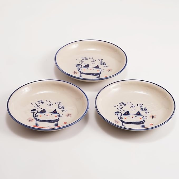 Seto Ware Small Plates with Lucky Cat Design, 3-Piece Japanese Ceramic Dish Set with Display Stand, 5.5 inch Soy Sauce & Snack Plates, Made in Japan Tableware (White/Smile)