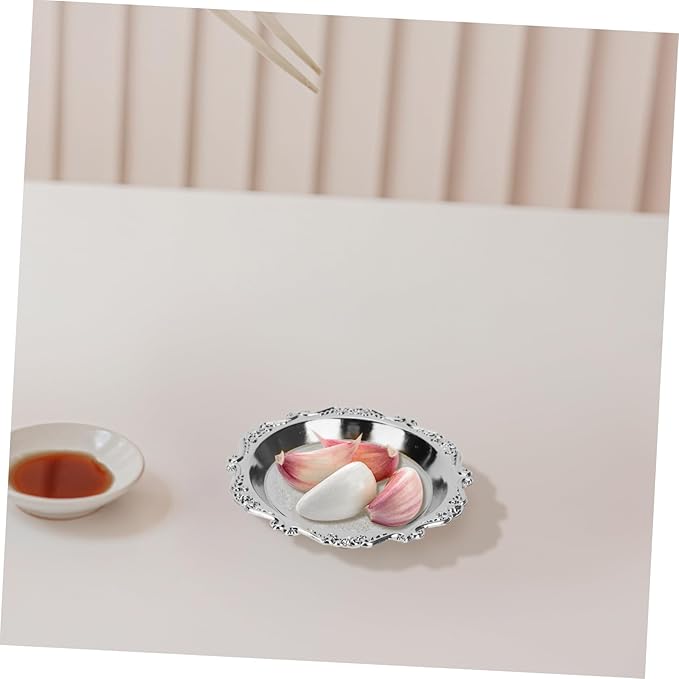 6-Pack Mini Snack Plates 4-Inch Vintage Metal Serving Trays for Fruits Nuts and Candy Decorative Serving Platters for Parties and Gatherings