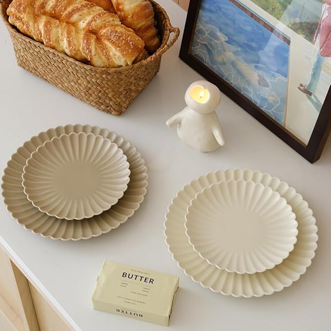 WENSHUO Daisy Plates Set of 6, 9-inch Round, Matte Crème (Appetizer Plate)