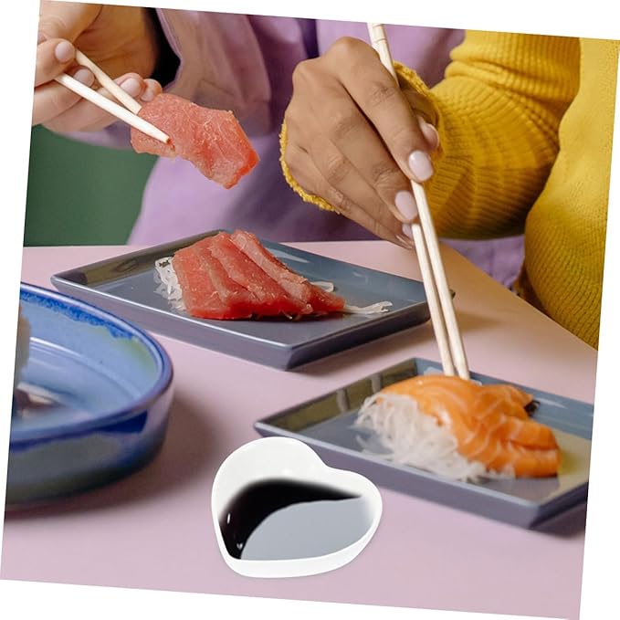 PRETYZOOM 4pcs Heart-shaped Ceramic Dipping Bowl Snack Bowl Appetizer Plate Small Sauce for Condiments Stylish Decor