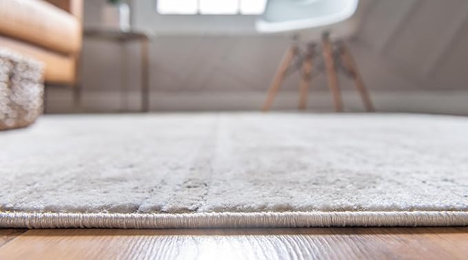 Rugs.com Oregon Collection Rug – 4 Ft Round Ivory Low-Pile Rug Perfect for Kitchens, Dining Rooms