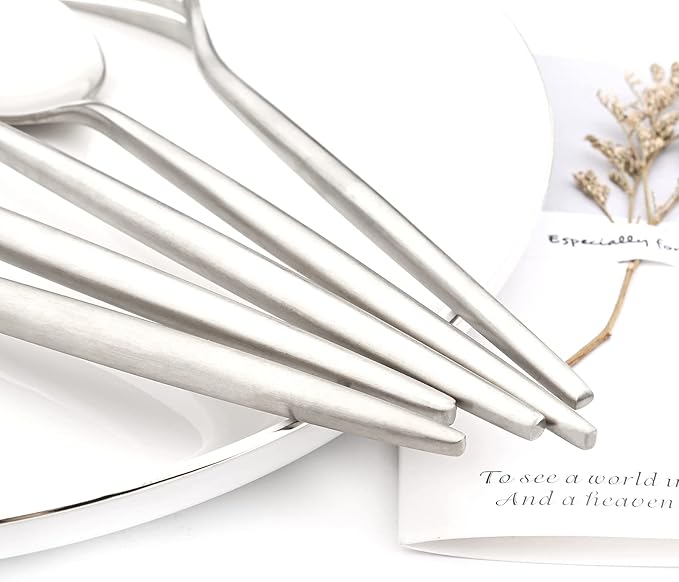 30PCS Matte Round Handle Flatware Set Service For 6, 18/10 Stainless Steel Cutlery Daily Use Tableware Include Cake Fork Teaspoon Set For Home Restaurant Party (Silver)
