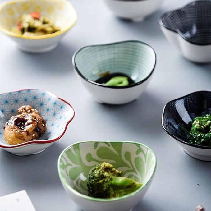 Salad plate Ceramic Sauce Dishes Set of 4 Japanese Style Sushi Dipping Bowls Appetizer Serving Dishes for Vinegar Soy Sauce Kitchen Snack Seasoning Dishes plat