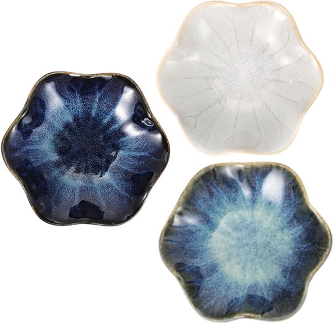 Healifty 3pcs Ceramic Sauce Dishes Set, Lotus Leaf Shape Appetizer Plates with Gradient Blue, Vintage White, and Natural Straw Colors, Porcelain Seasoning Bowls for Kitchen Random Color