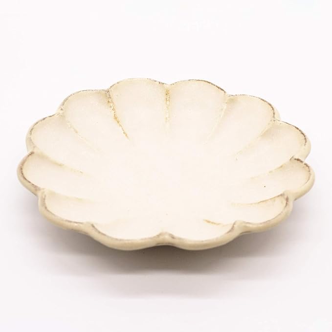 Mino Ware 555-0006 Kaneko Komohei Linka Plate, Medium Plate, White, Kneeling Flowers, Diameter Approx. 6.7 inches (17 cm), Microwave and Dishwasher Safe, Made in Japan