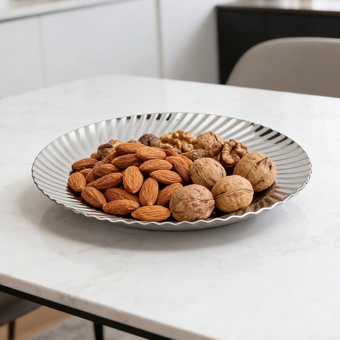 1PC Silver Serving Tray, Round Serving Platter, Wedding Birthday Mirror Tray for Valentines Day, Food, Appetizer, Charcuterie, Cookies, Desserts (20cm)