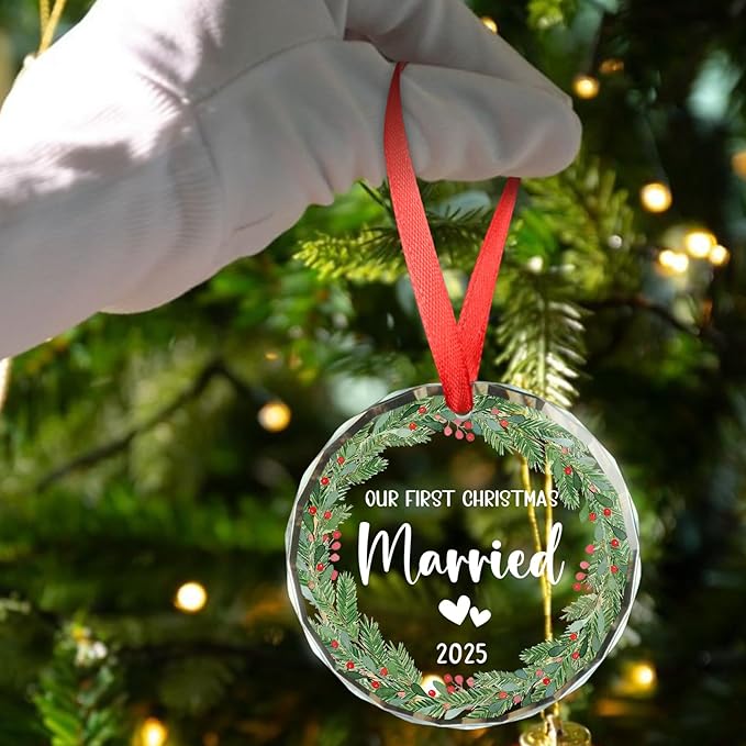 Our First Christmas Married 2025, Wedding Gifts for Couples 2025, Mr and Mrs Gifts, Engagement Gift for Newlyweds, Bridal Shower Gift Keepsake, 1st Married Glass Christmas Ornaments 2025