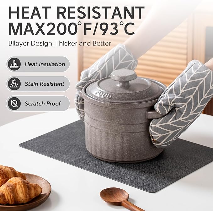 Vinyl Placemats Set of 4 - Faux Leather 100% Waterproof Oil-Proof Wipeable PU Place Mats, Heat Resistant Reversible Table Mats for Kitchen, Dining, Outdoor (Black)