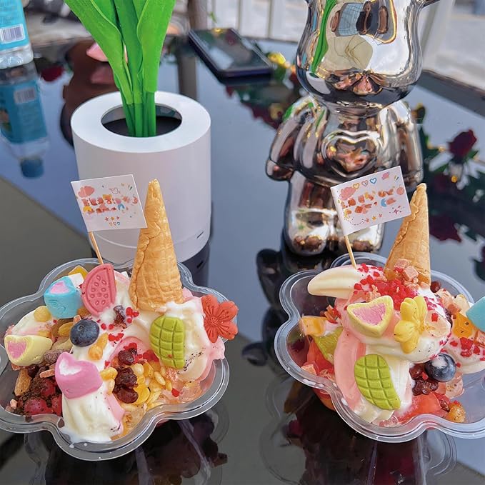100ct 8oz Plastic Dessert Cups with Spoons, Clear Flower shaped Ice Cream Bowls, Party Sundae Serving Bowls, Parfait Appetizer Cups for Ice Cream, Nuts, and Salad