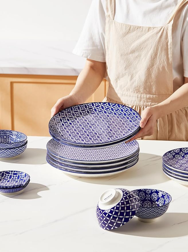 10" Ceramic Dinner Plates, Blue and White Porcelain Plate Set, Serving Dishes for Pasta, Pancakes, Steak, Salad, Set of 6, Dishwasher & Microwave Safe