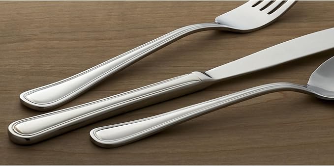 Oneida Silverware Set, Tress Everyday Flatware 8-Piece Dinner Forks Set, Service For 8, 18/0 Stainless Steel, Rust Resistant, Dishwasher Safe, Home And Kitchen Utensils (Silver, 8 Piece)
