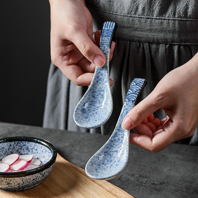 Japanese household ceramics simple underglaze color creative personality exquisite dish-spoon (sea ripple)