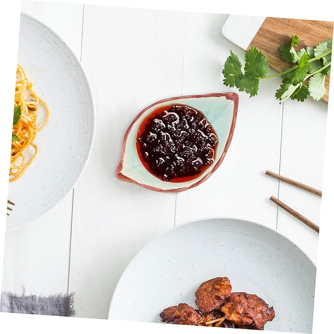 4Pcs Leaf Shape Ceramic Appetizer Plates Random Pattern Snack Dipping Bowls Versatile Serving Dishes for Fruits Nuts and Condiments for Restaurants and Home Use