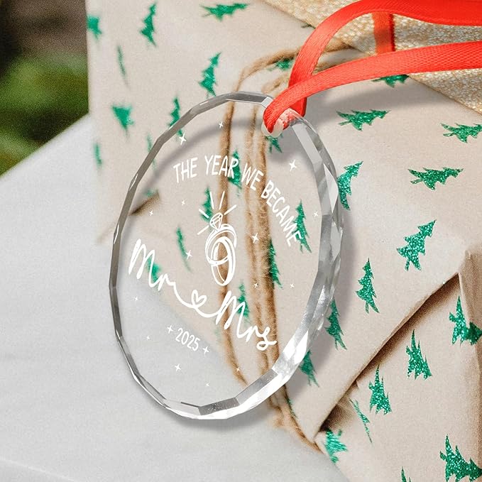 Wedding Gifts for Couples 2025, Mr and Mrs Gifts, The Year We Became Mr&Mrs Glass Ornament, Engagement Gift for Newlyweds, Bridal Shower Gift Keepsake, 1st Married Christmas Ornaments 2025