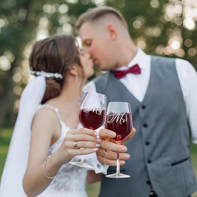 AW BRIDAL Mr and Mrs Wine Glasses and Decanter Set, Engagement Gifts for Couples 2025, Wedding Gifts for Bride and Groom, Anniversary Wine Glasses with Keepsake Box, Bridal Shower Gift for Bride to Be