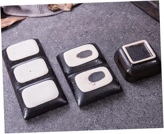 2pcs Square Ceramic Sauce Dishes Versatile Snack Plate Food Sauce Dish for Dipping Appetizer Use Easy to Clean for Condiments Fruits Nuts and Candies