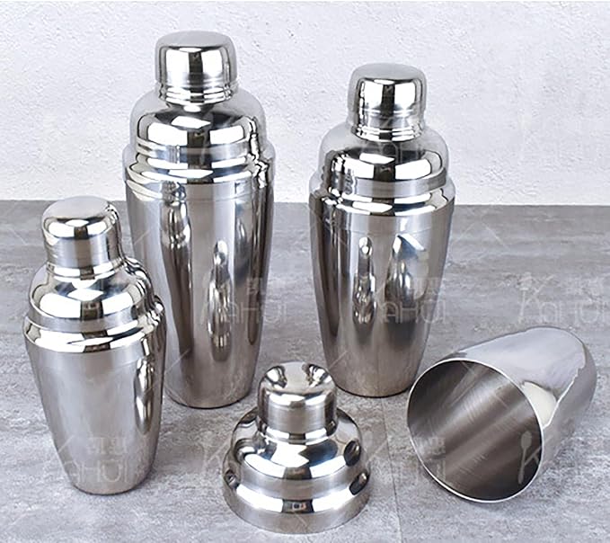 18.6 Oz Cocktail Shaker, 7.6 In x 3.1 In Stainless Steel Drink Shaker with Built-In Strainer for Martini, Bar and Margarita Mixed Tools (18.6 oz)