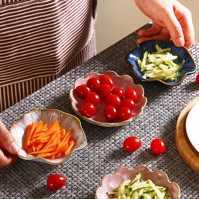 HEXEH Salad Plate 3pcs Ceramic Dip Bowls Sauce Dishes Flower Shape Ceramic Seasoning Dishes Serving Dishes Sushi Soy Dishes for Snack Fruit Appetizer Dessert Plastic Plate (Color : Pink)