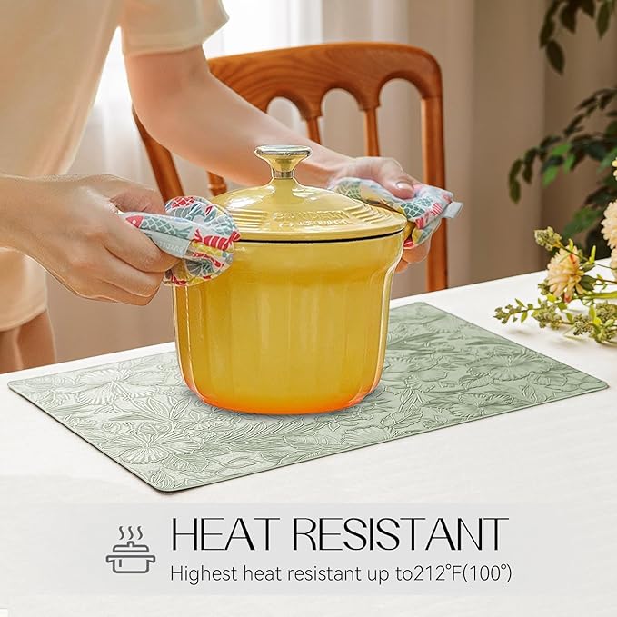 Romanstile Vinyl Placemats Set of 4-12 X 17 Inch - Heat Resistant Non-Slip Embossed Floral Place Mats 100% Waterproof Oilproof Wipeable Faux Leather Table Mats for Kitchen/Dining/Party, GrassGreen