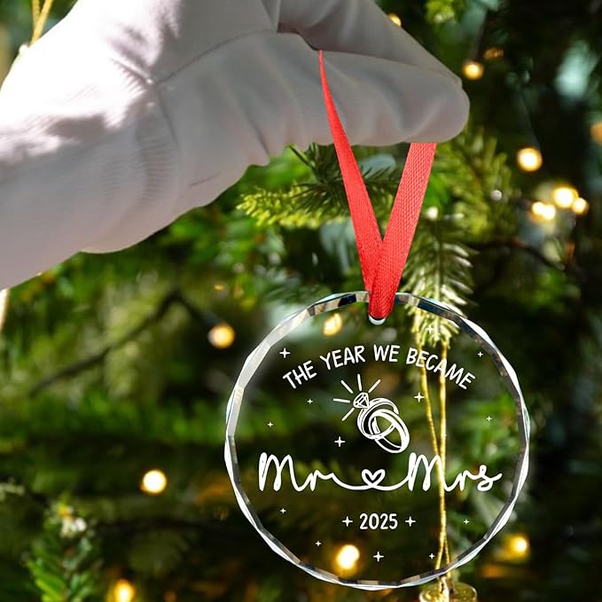 Wedding Gifts for Couples 2025, Mr and Mrs Gifts, The Year We Became Mr&Mrs Glass Ornament, Engagement Gift for Newlyweds, Bridal Shower Gift Keepsake, 1st Married Christmas Ornaments 2025