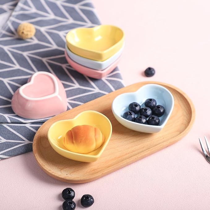 Gaolinci Heart-Shaped Multipurpose Ceramic Sauce Dish Seasoning Dishes Sushi Dipping Bowl Appetizer Plates Serving Dish Saucers Bowl(Set of 6), Multiple Colour