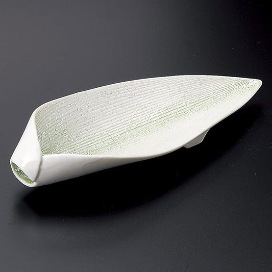 Sasa-Shaped Raster Appetizer Plate, 9.3 x 3.8 x 2.0 inches (23.5 x 9.6 x 5 cm), 7.5 oz (210 g), Protruding Plate, Restaurant, Ryokan, Japanese Tableware, Restaurant, Stylish, Tableware, Commercial Use