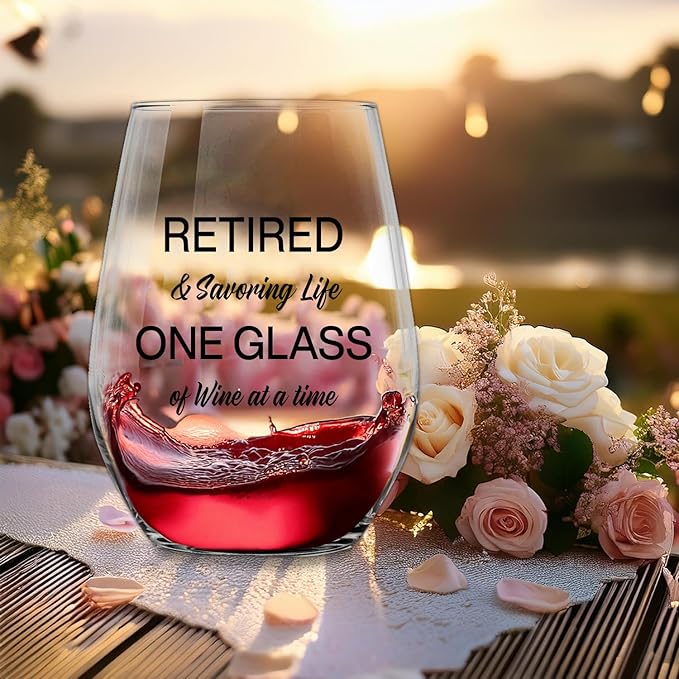 Retirement Gifts for Woman Men, Funny Retirement Wine Glass Gift, Happy Retirement Party Decor, Retired Gifts Leaving Gift for Coworkers Boss Friend (Clear-RETIRED)