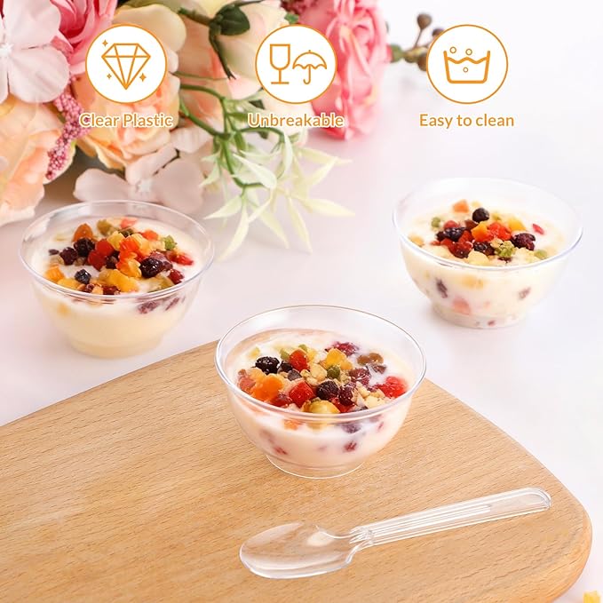 Suclain 200 Pack 2 Oz Dessert Cups with Spoons Round Clear Plastic Party Disposable Appetizer Parfait Cups Serving Bowls for Tasting Party Appetizers Fruit Parfait Trifle Mousse Pudding