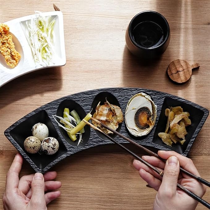 Sauce Dish Home Simple Multi-Compartment Seasoning Dish Creative Ceramic Restaurant Sauce Dish Appetizer Dish Snack Dish Snack Plate(Black)