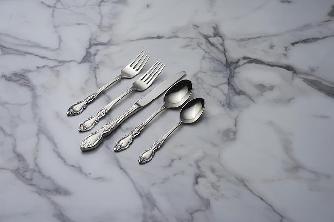 Oneida Silverware Set For 4, Louisiana 20-Piece Fine Flatware Set, Service For 4, 18/8 Stainless Steel, Silver, Mirror Finish, Knives Spoons and Forks, Dishwasher Safe, Tableware (Silver, 20 Pieces)