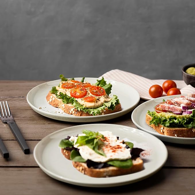 ONEderful 9 Inch Melamine Dinner Plates Set of 4 - White Modern Flat Plates, Durable & Lightweight Catering Dishes for Parties, Picnics, Holidays, Dishwasher Safe (White)