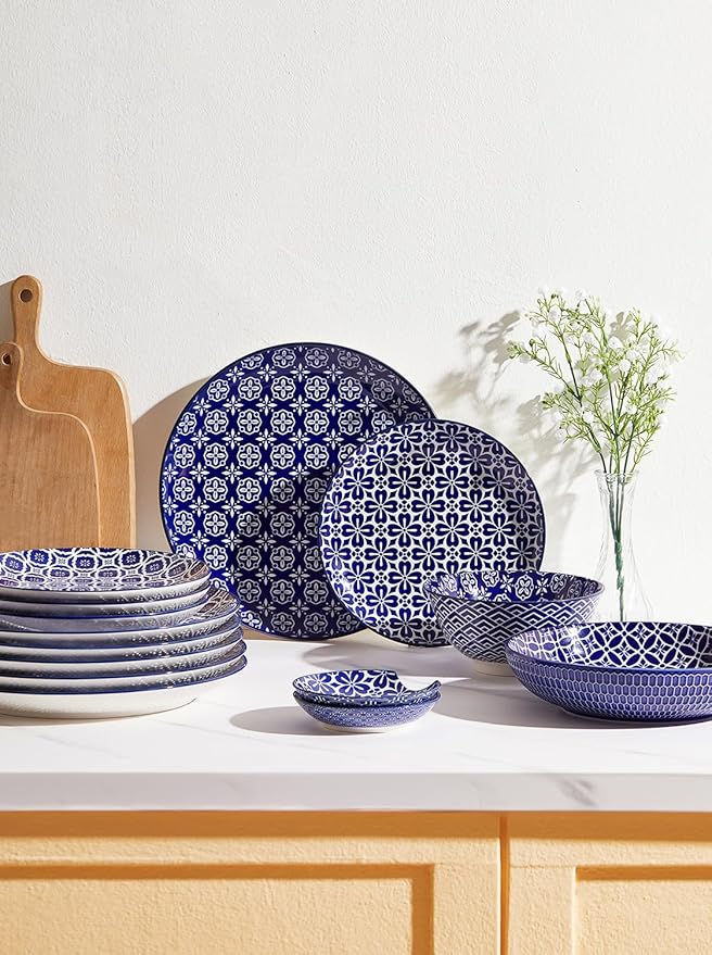 10" Ceramic Dinner Plates, Blue and White Porcelain Plate Set, Serving Dishes for Pasta, Pancakes, Steak, Salad, Set of 6, Dishwasher & Microwave Safe